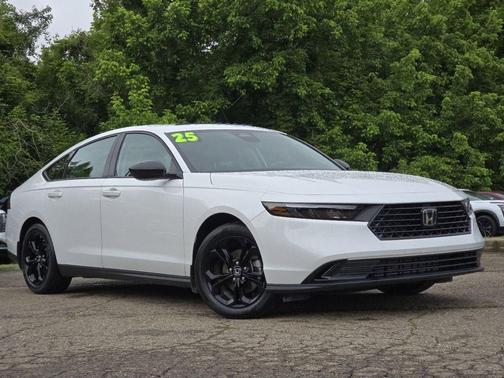 Platinum White Pearl 2025 Honda Accord SE
