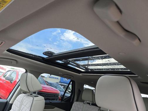 Solar Silver Metallic 2026 Honda Pilot Elite