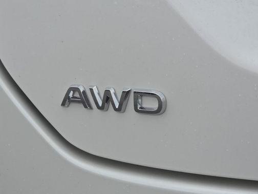 Platinum White Pearl 2026 Honda Pilot Touring 8-Passenger
