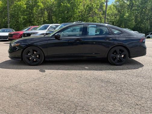 Crystal Black Pearl 2024 Honda Accord Hybrid Sport-L
