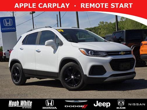 Summit White 2019 Chevrolet Trax LT