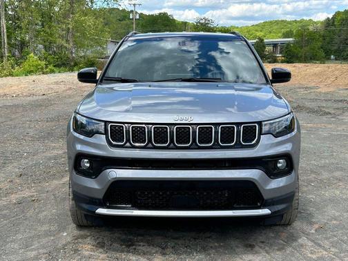 Billet Silver Metallic Clearcoat 2023 Jeep Compass Limited