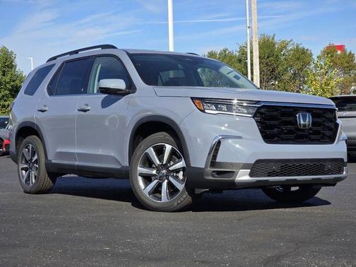 2025 Honda Pilot Touring 8-Passenger