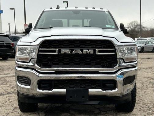 2020 RAM 3500 Tradesman Crew Cab 4x4 8' Box