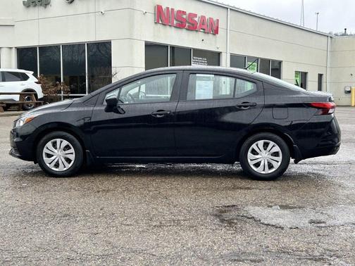 2022 Nissan Versa 1.6 S
