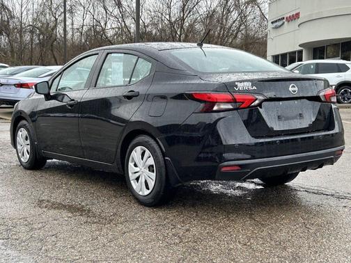 2022 Nissan Versa 1.6 S