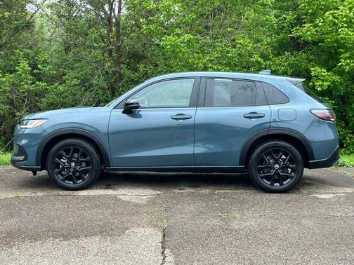 Nordic Forest Pearl 2024 Honda HR-V AWD Sport