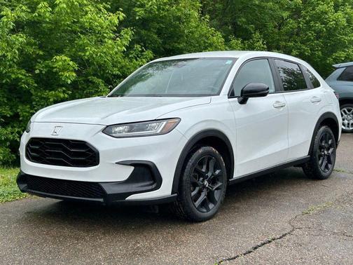 Platinum White Pearl 2024 Honda HR-V AWD Sport
