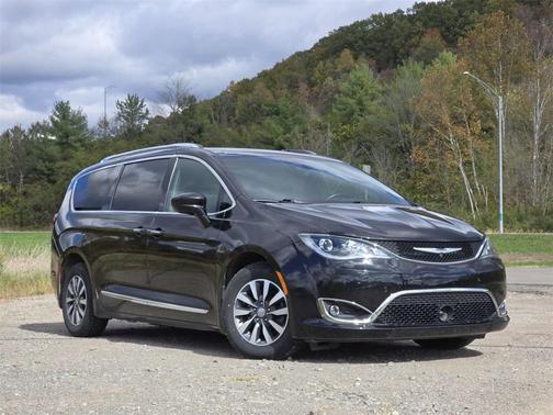 2020 Chrysler Pacifica Touring-L Plus