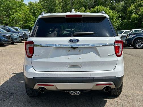 Oxford White 2016 Ford Explorer XLT