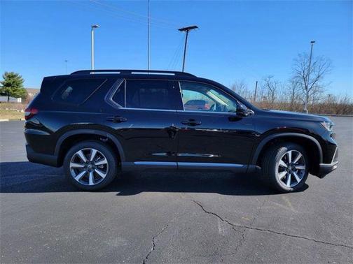 2025 Honda Pilot Touring 8-Passenger