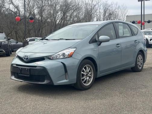 2015 Toyota Prius v Five