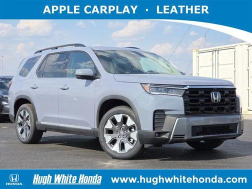 Sonic Gray Pearl 2026 Honda Pilot Touring 8-Passenger