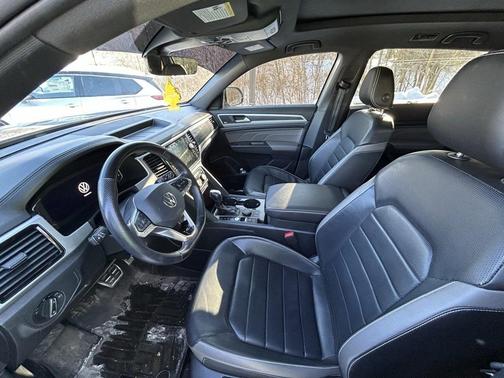2023 Volkswagen Atlas Cross Sport 3.6L V6 SEL Premium R-Line