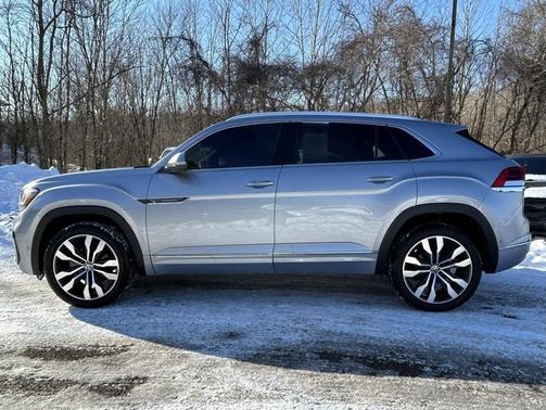 2023 Volkswagen Atlas Cross Sport 3.6L V6 SEL Premium R-Line
