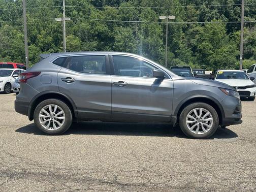 2022 Nissan Rogue Sport S