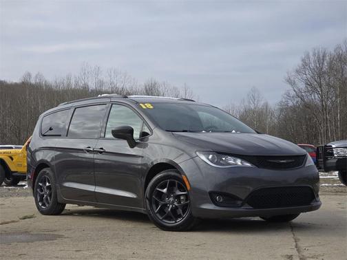 2018 Chrysler Pacifica Touring-L