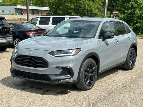 Urban Gray Pearl 2024 Honda HR-V AWD Sport