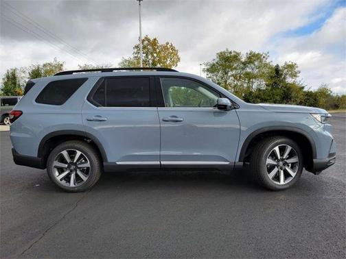 2025 Honda Pilot Touring 8-Passenger