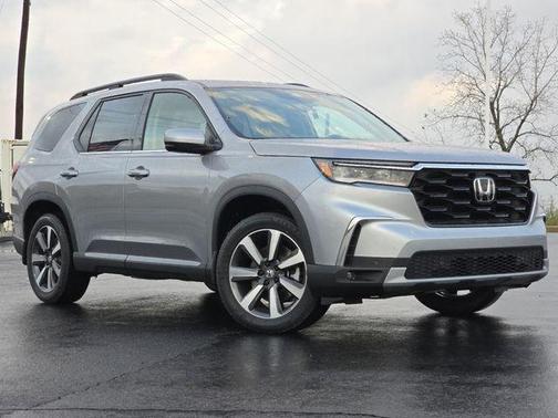2025 Honda Pilot Touring 8-Passenger