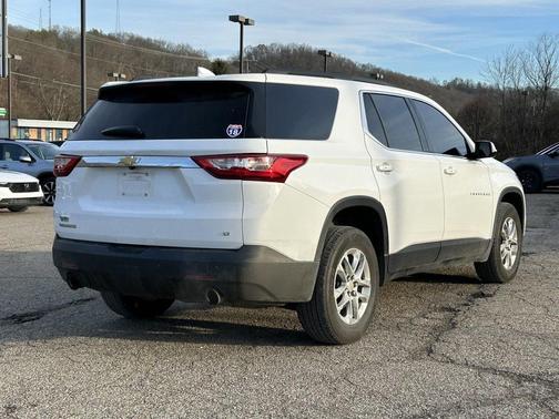 2020 Chevrolet Traverse LT Cloth