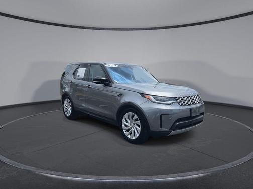 Eiger Gray Metallic 2024 Land Rover Discovery P300 S