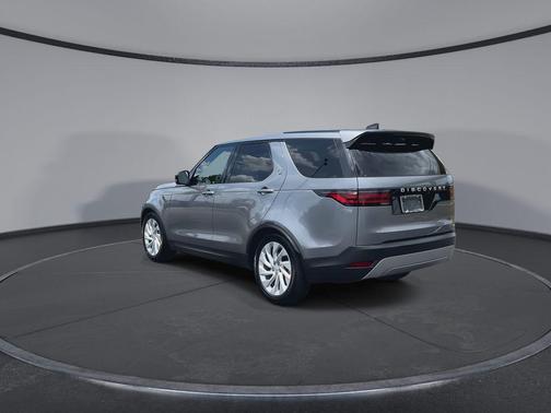 Eiger Gray Metallic 2024 Land Rover Discovery P300 S