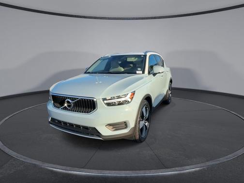 Amazon Blue 2019 Volvo XC40 T5 Momentum
