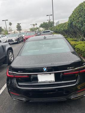 Black Sapphire Metallic 2022 BMW 740 i xDrive