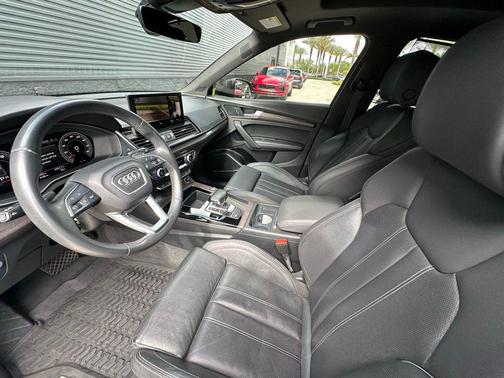 Daytona Gray Pearl Effect 2021 Audi Q5 45 Prestige