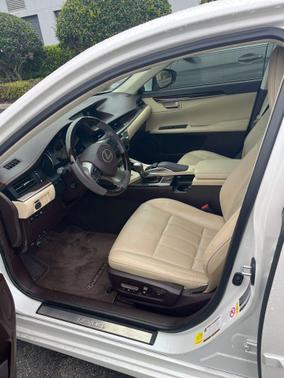 Eminent White Pearl 2018 Lexus ES 350 Base