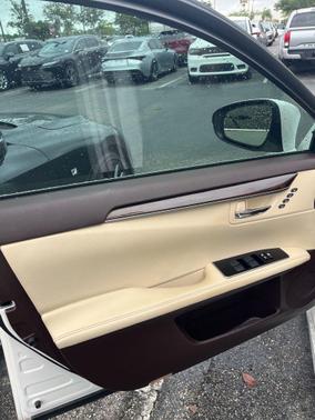 Eminent White Pearl 2018 Lexus ES 350 Base
