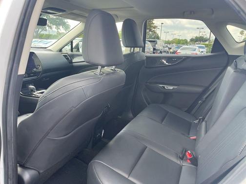 Eminent White Pearl 2024 Lexus NX 250 Premium