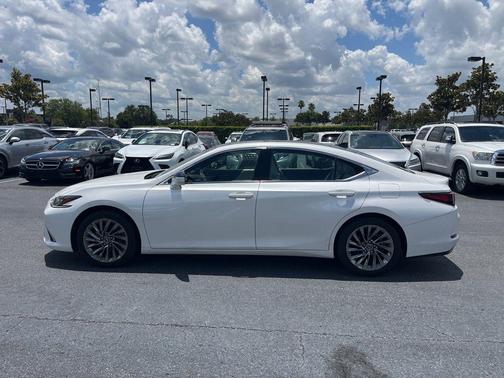 Eminent White Pearl 2024 Lexus ES 350 Luxury