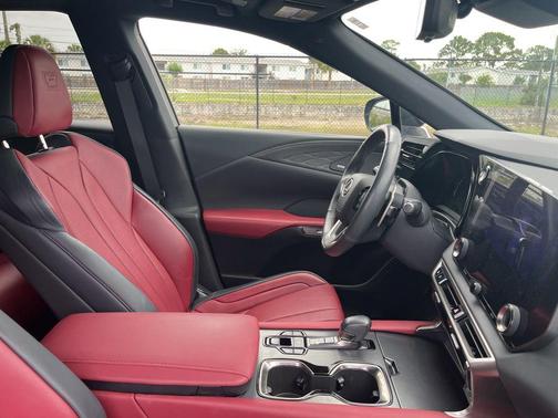 Iridium 2024 Lexus RX 350 F SPORT Handling