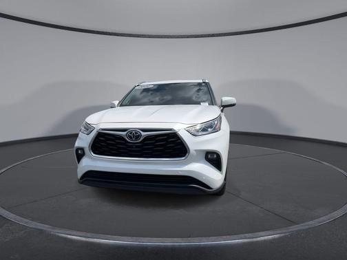 Blizzard Pearl 2021 Toyota Highlander Limited
