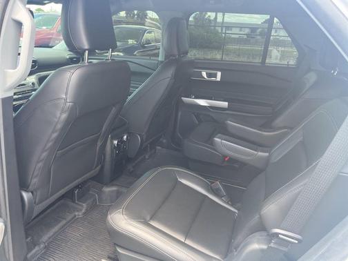 STAR WHITE MET TRI-COAT 2023 Ford Explorer XLT