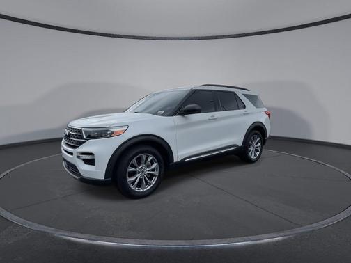 STAR WHITE MET TRI-COAT 2023 Ford Explorer XLT
