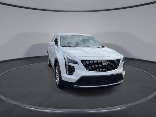 Crystal White Tricoat 2022 Cadillac XT4 Premium Luxury