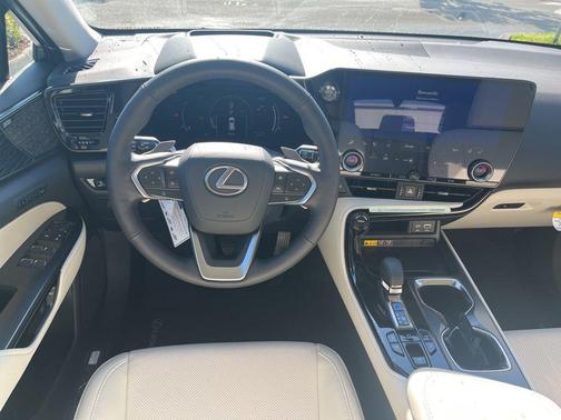 Nori Green Pearl 2026 Lexus NX 350 Luxury