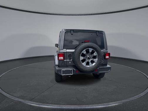 Granite Crystal Metallic Clearcoat 2018 Jeep Wrangler Unlimited Sahara