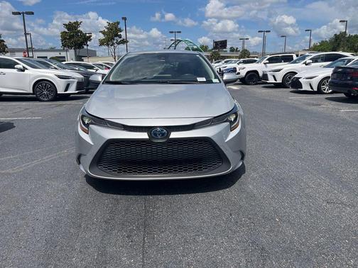 Classic Silver Metallic 2022 Toyota Corolla Hybrid SE