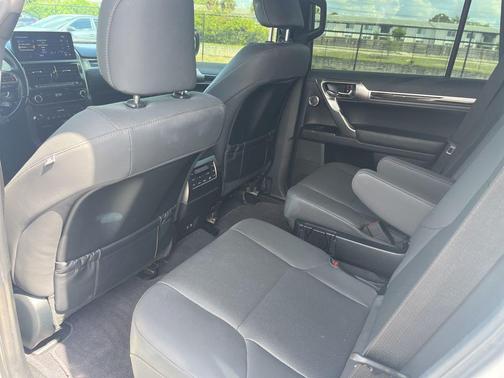 Eminent White Pearl 2023 Lexus GX 460 Premium