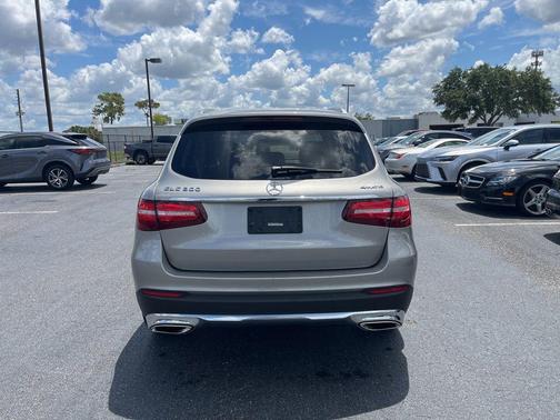 Mojave Silver Metallic 2019 Mercedes-Benz GLC 300 4MATIC