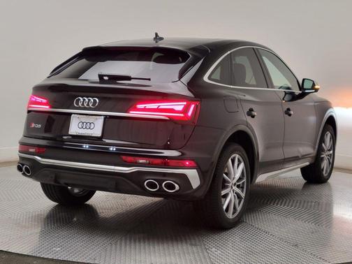 Mythos Black Metallic 2024 Audi SQ5 3.0T Premium