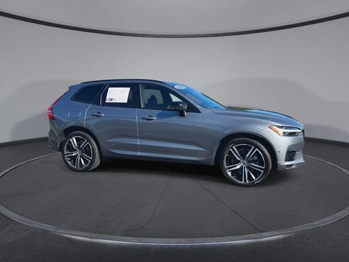 Osmium Grey Metallic 2021 Volvo XC60 Recharge Plug-In Hybrid T8 R-Design