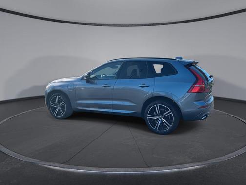 Osmium Grey Metallic 2021 Volvo XC60 Recharge Plug-In Hybrid T8 R-Design