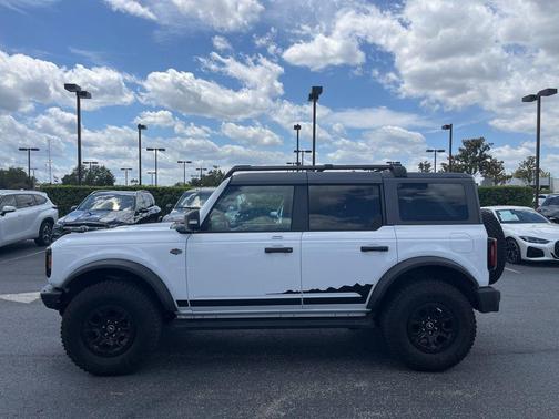 Oxford White 2023 Ford Bronco Wildtrak