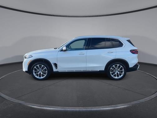 Mineral White Metallic 2026 BMW X5 sDrive40i