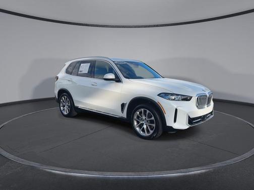 Mineral White Metallic 2026 BMW X5 sDrive40i